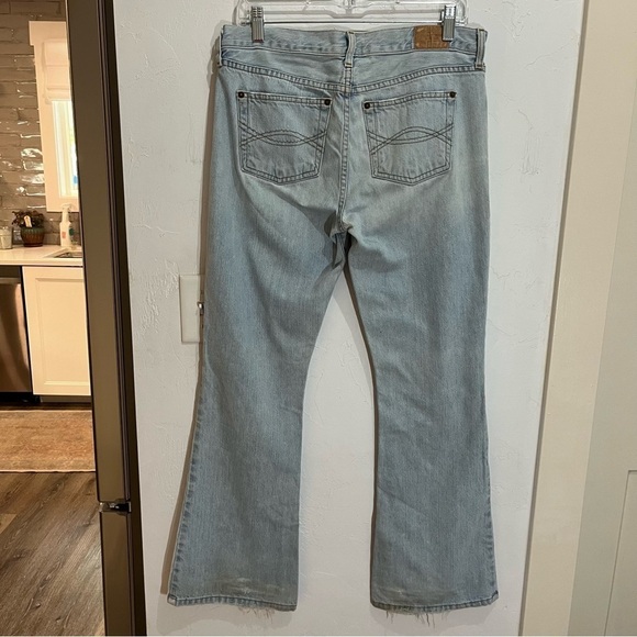 Abercrombie & Fitch Distressed Vintage Lightwash Button Fly Boot Cut 6 - Picture 2 of 15